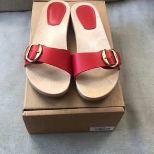 BNWT Dôen Mercata sandals size 39 Cherry